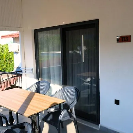 Hotell Perast Garden