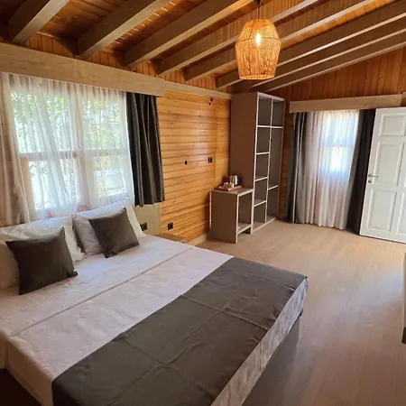 Hotell Perast Garden